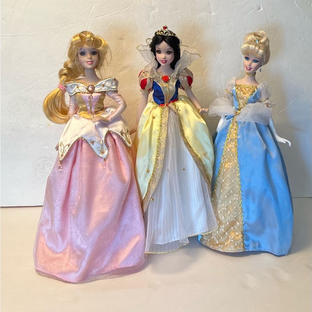 PRE-OWNED 3 Disney Princess: Cinderella, Snow White, Aurora-Sz- 12” FINAL SALE
